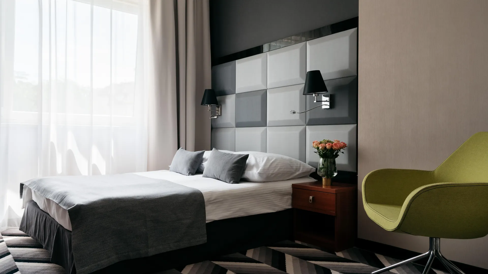 Hotel Apis location