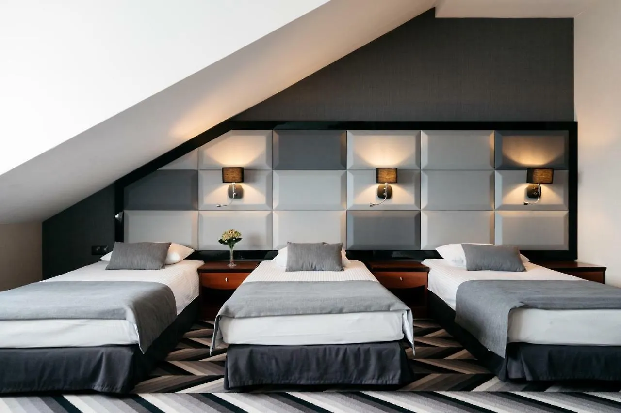 Hotel Apis Краков 4*,  Польша