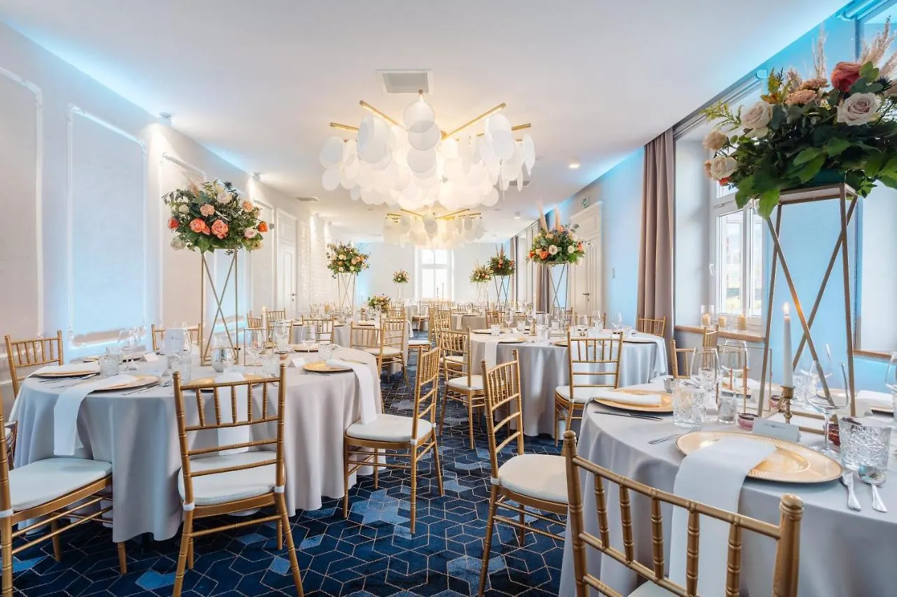 Hotel Apis Краков