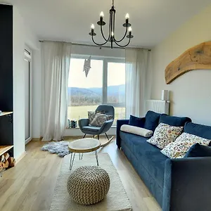 https://apartamenty-zloty-widok-sun-seasons-24.szklarskaporebahotels.net