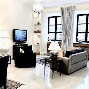 Aparthotel Mondrian Luxury & Market Square Iv 
